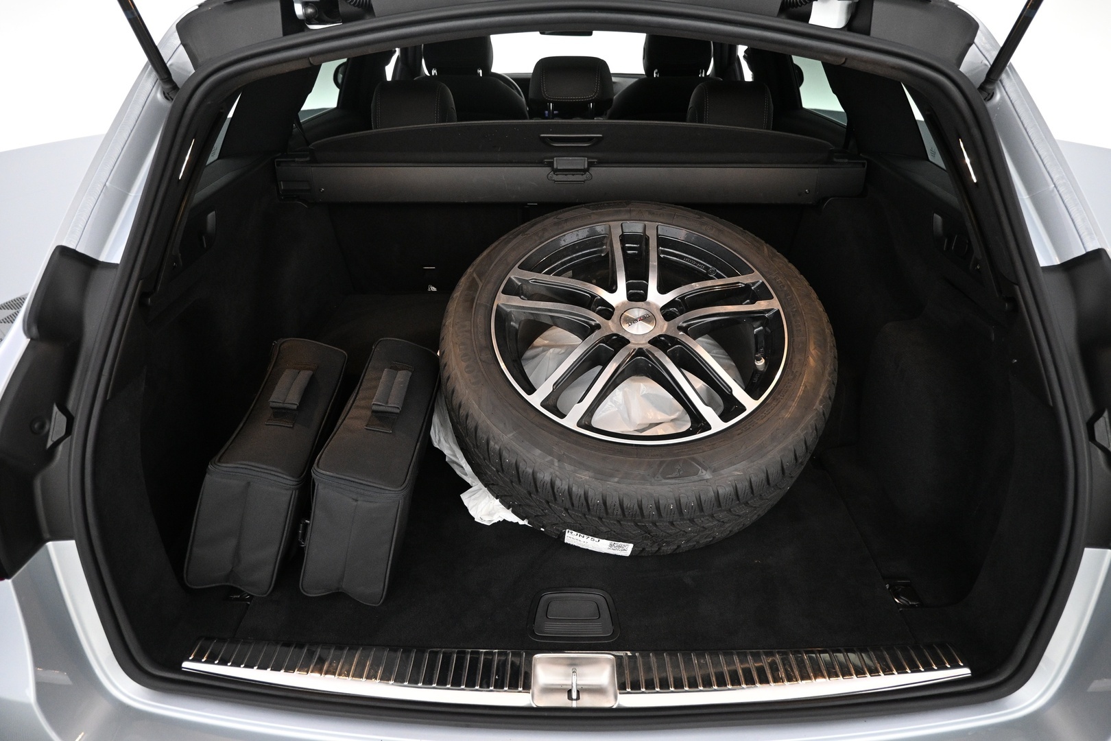 MERCEDES-BENZ E 2021