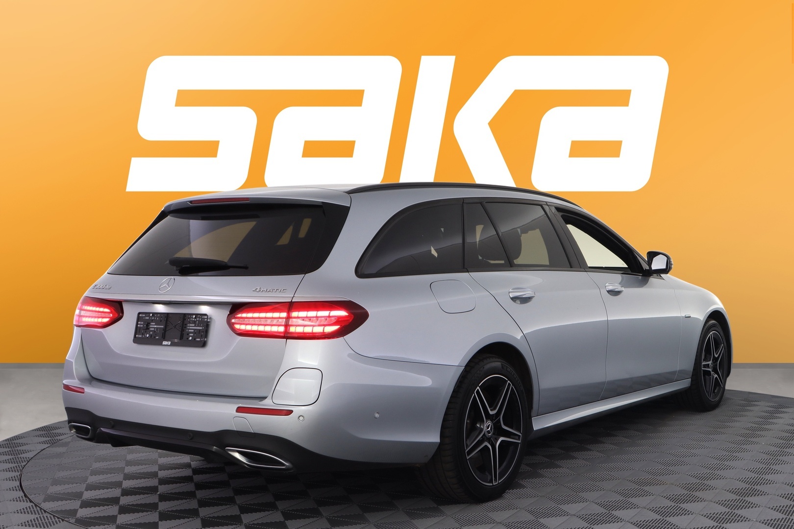 MERCEDES-BENZ E 2021