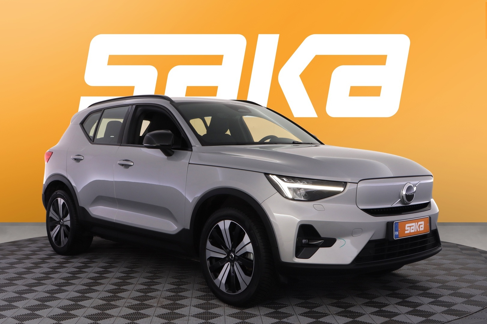 VOLVO XC40 2023