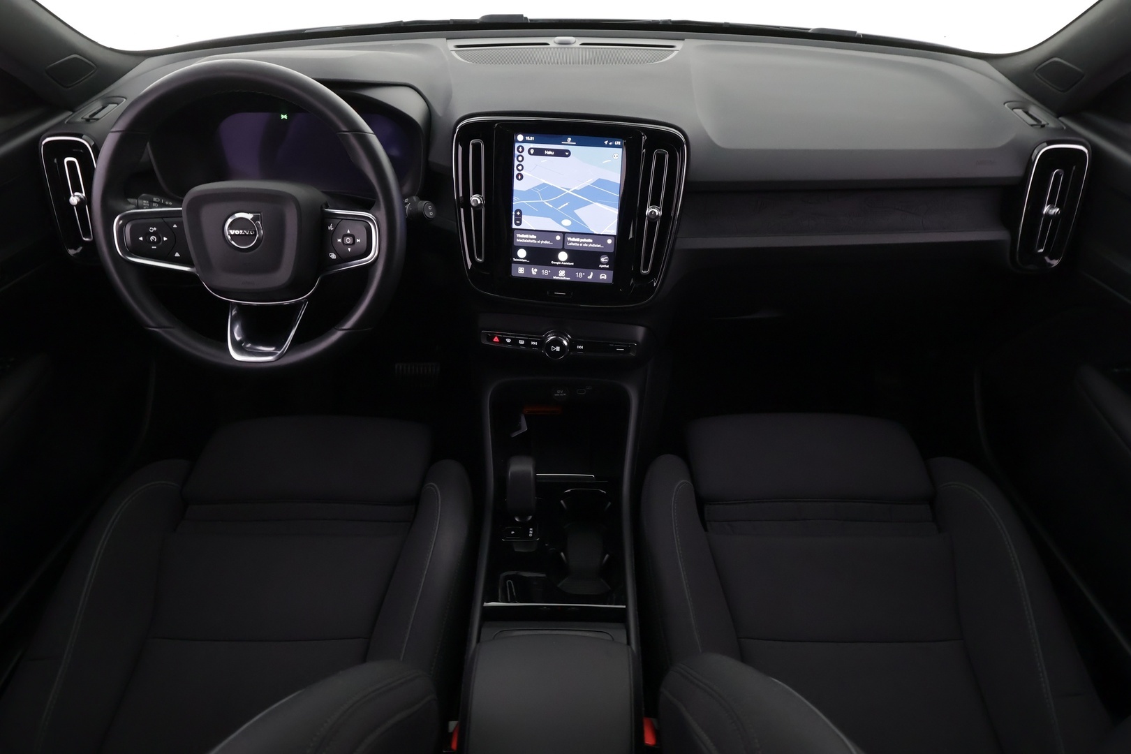 VOLVO XC40 2023