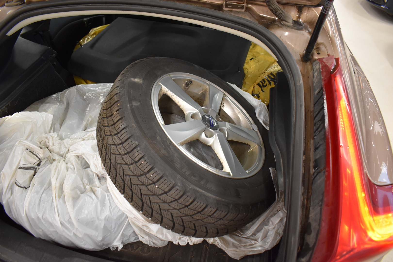 VOLVO V40 Cross Country 2013