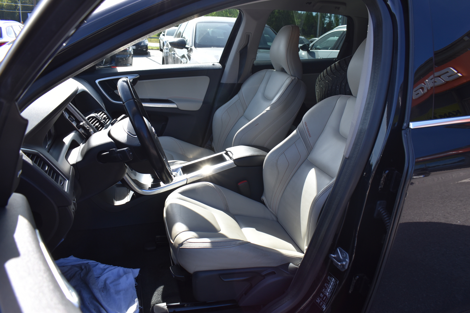 VOLVO XC60 2015