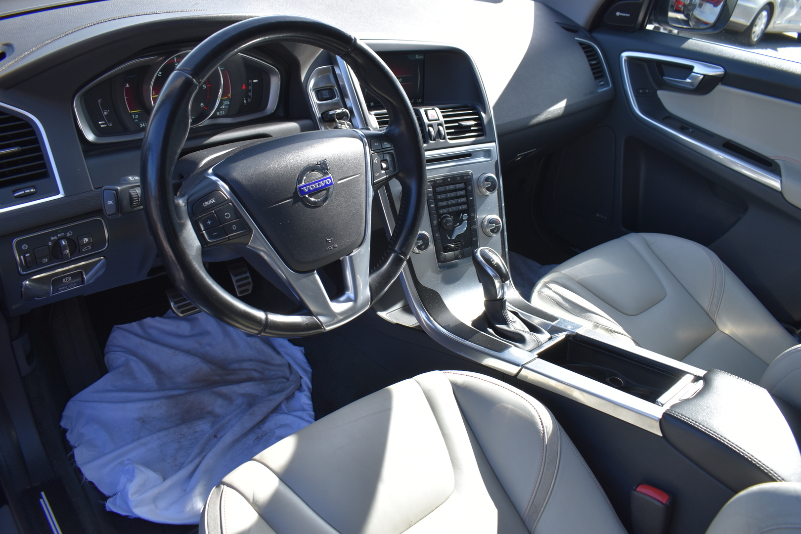 VOLVO XC60 2015