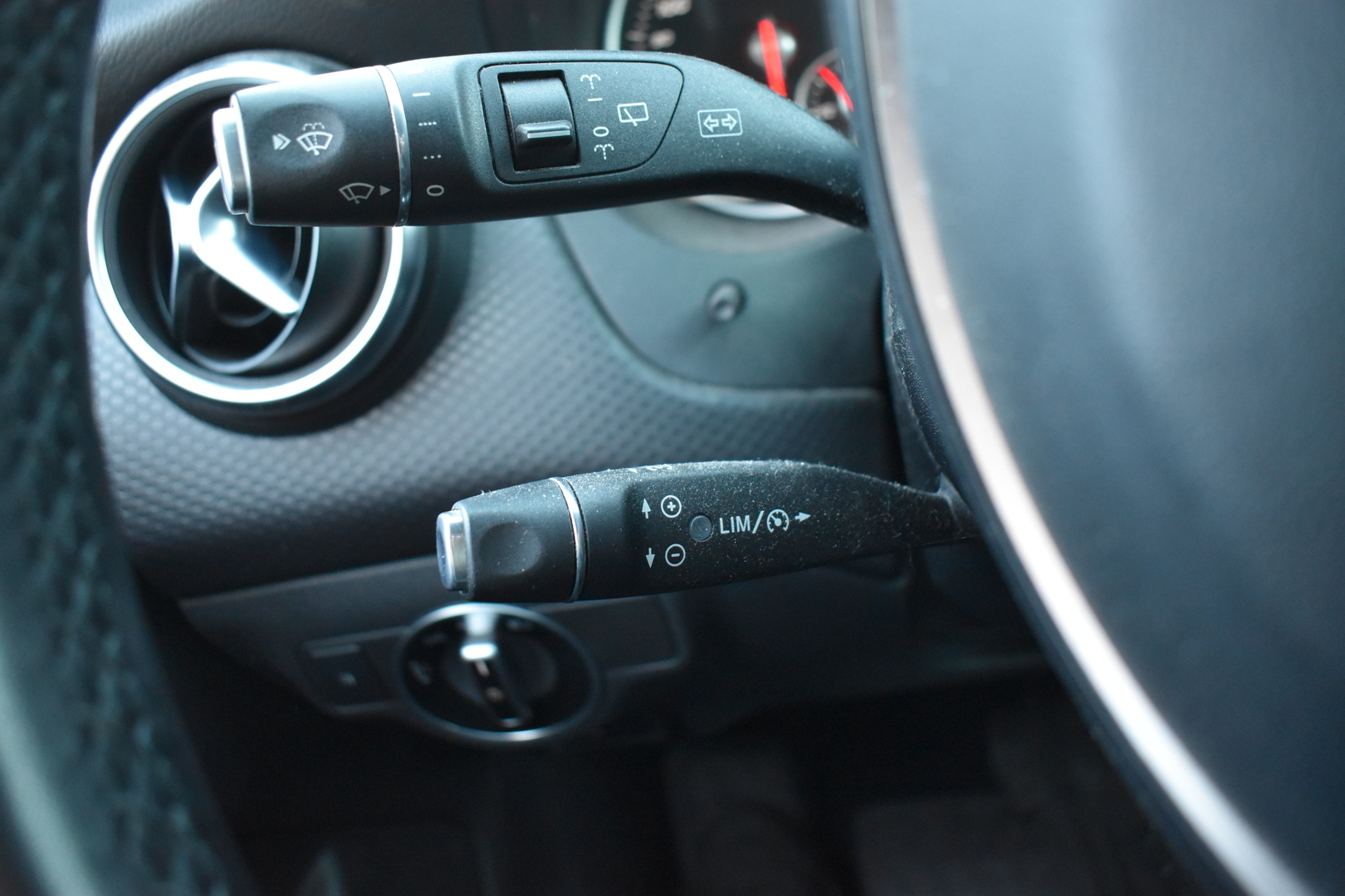 MERCEDES-BENZ A 2017