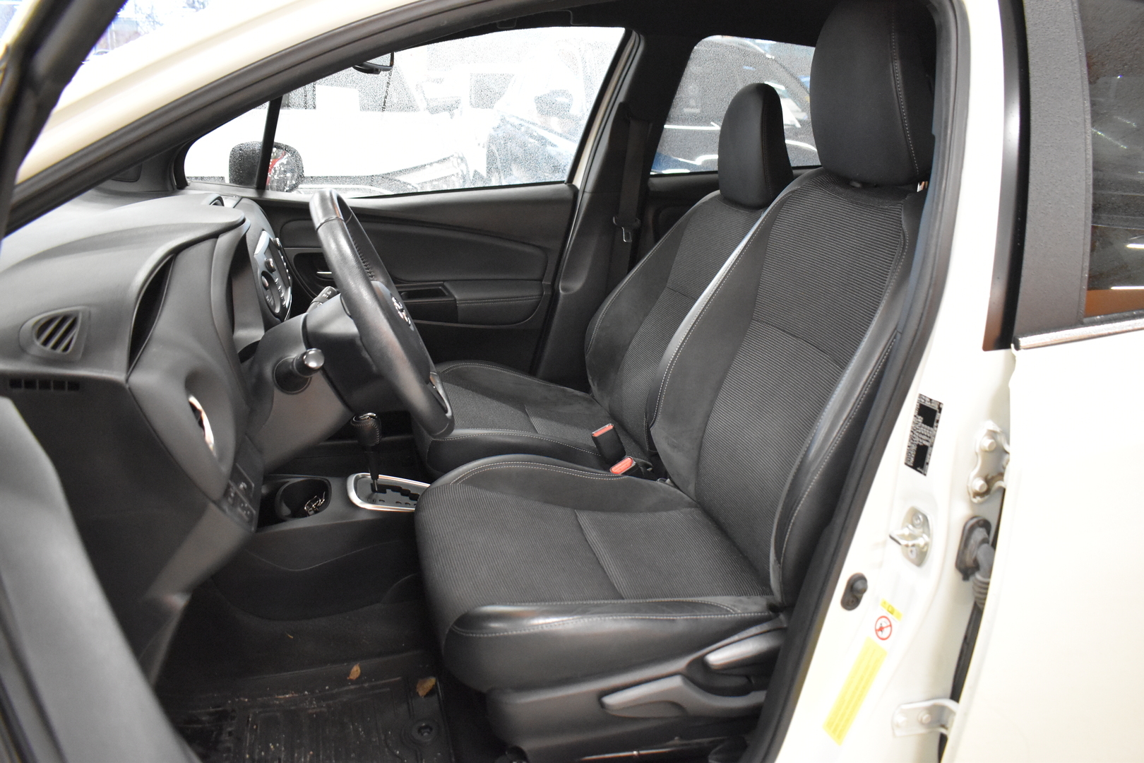 TOYOTA Yaris 2017