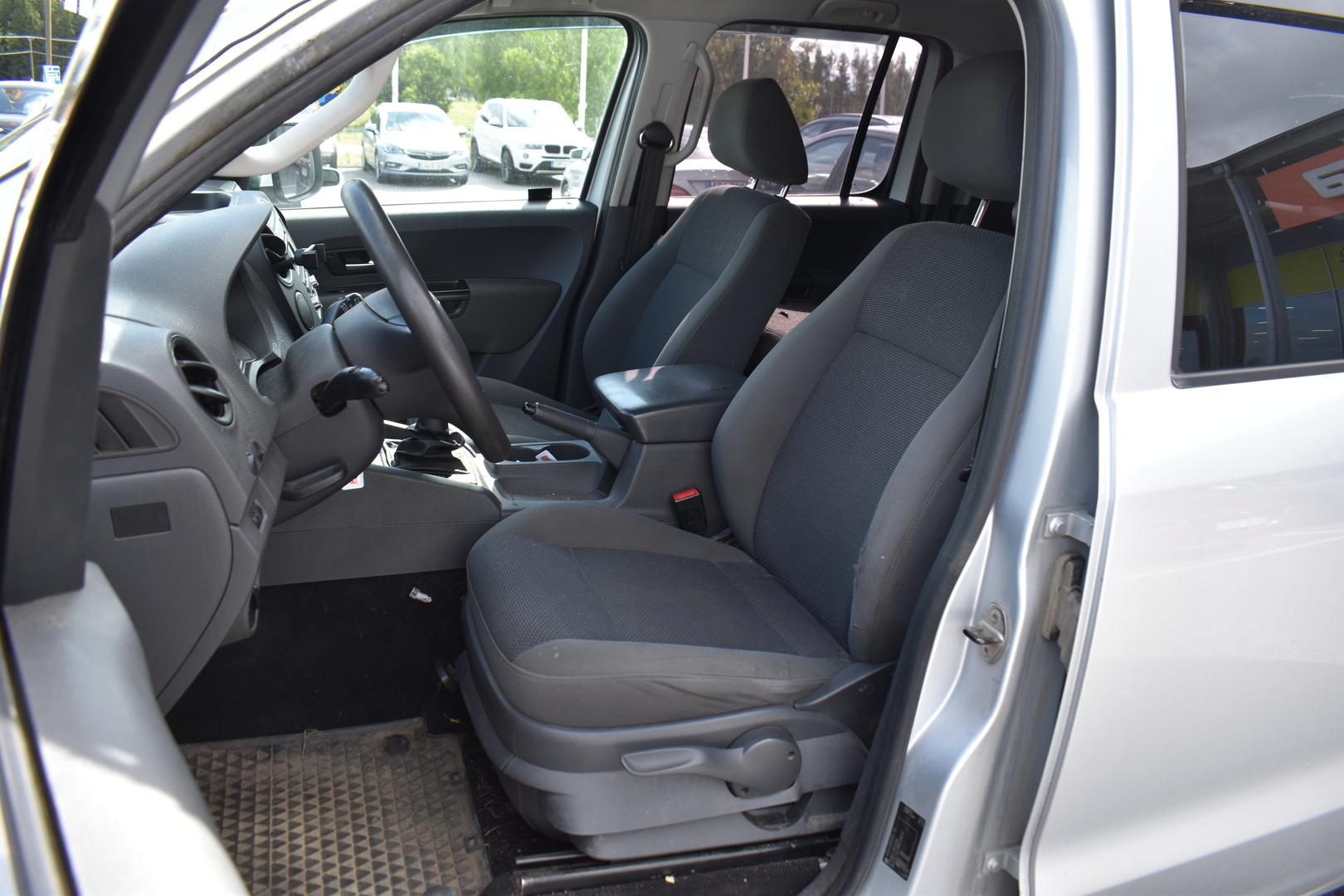 VOLKSWAGEN Amarok 2011