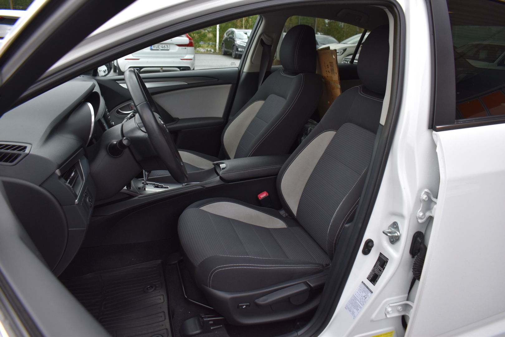 TOYOTA Avensis 2016