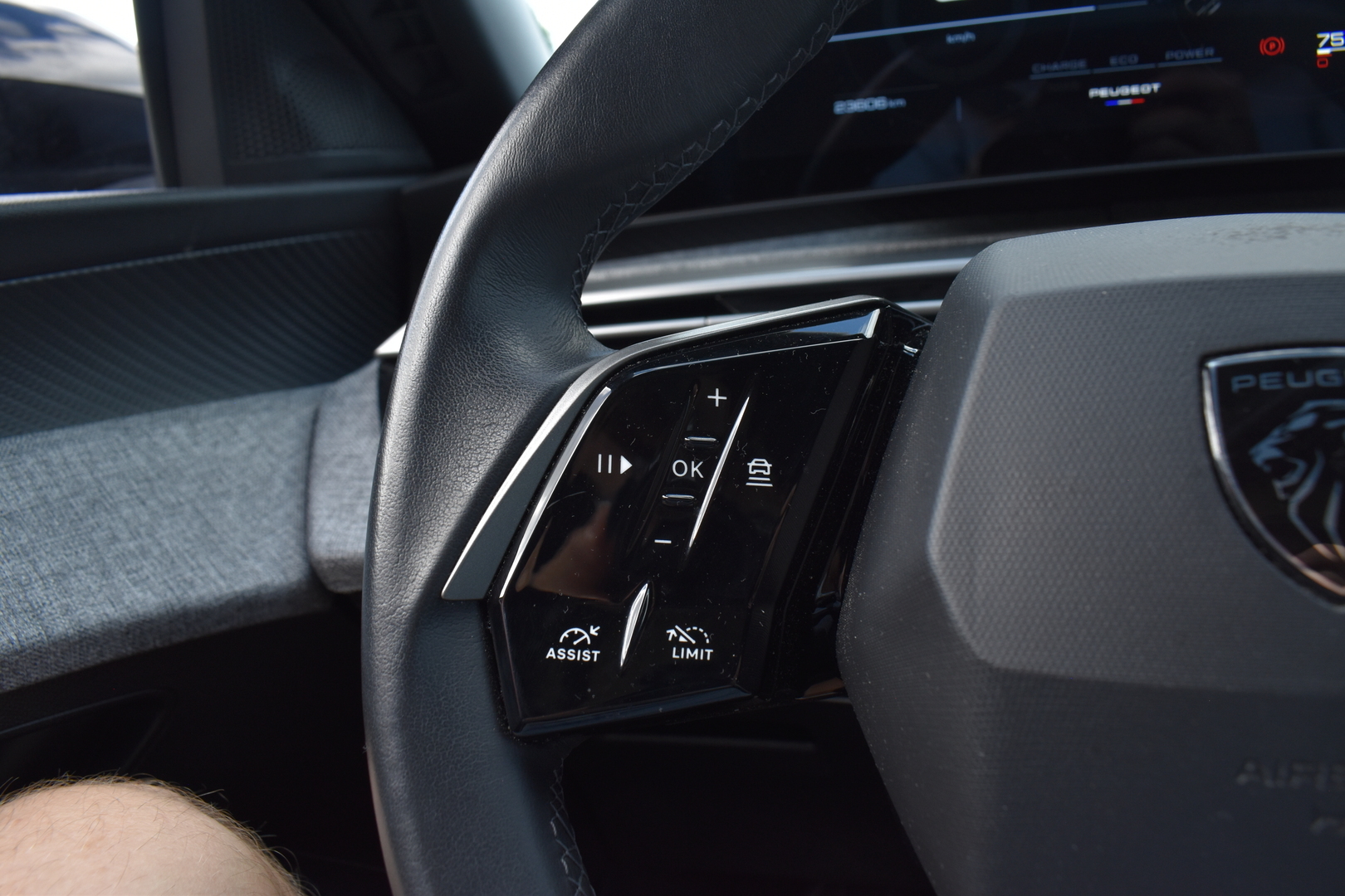 PEUGEOT 5008 2025