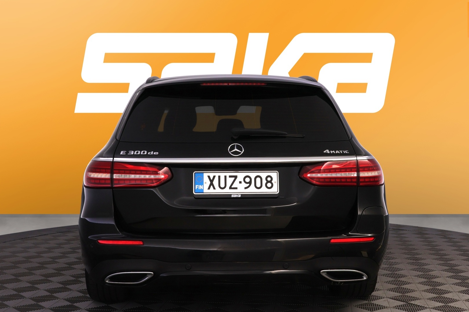 MERCEDES-BENZ E 2022