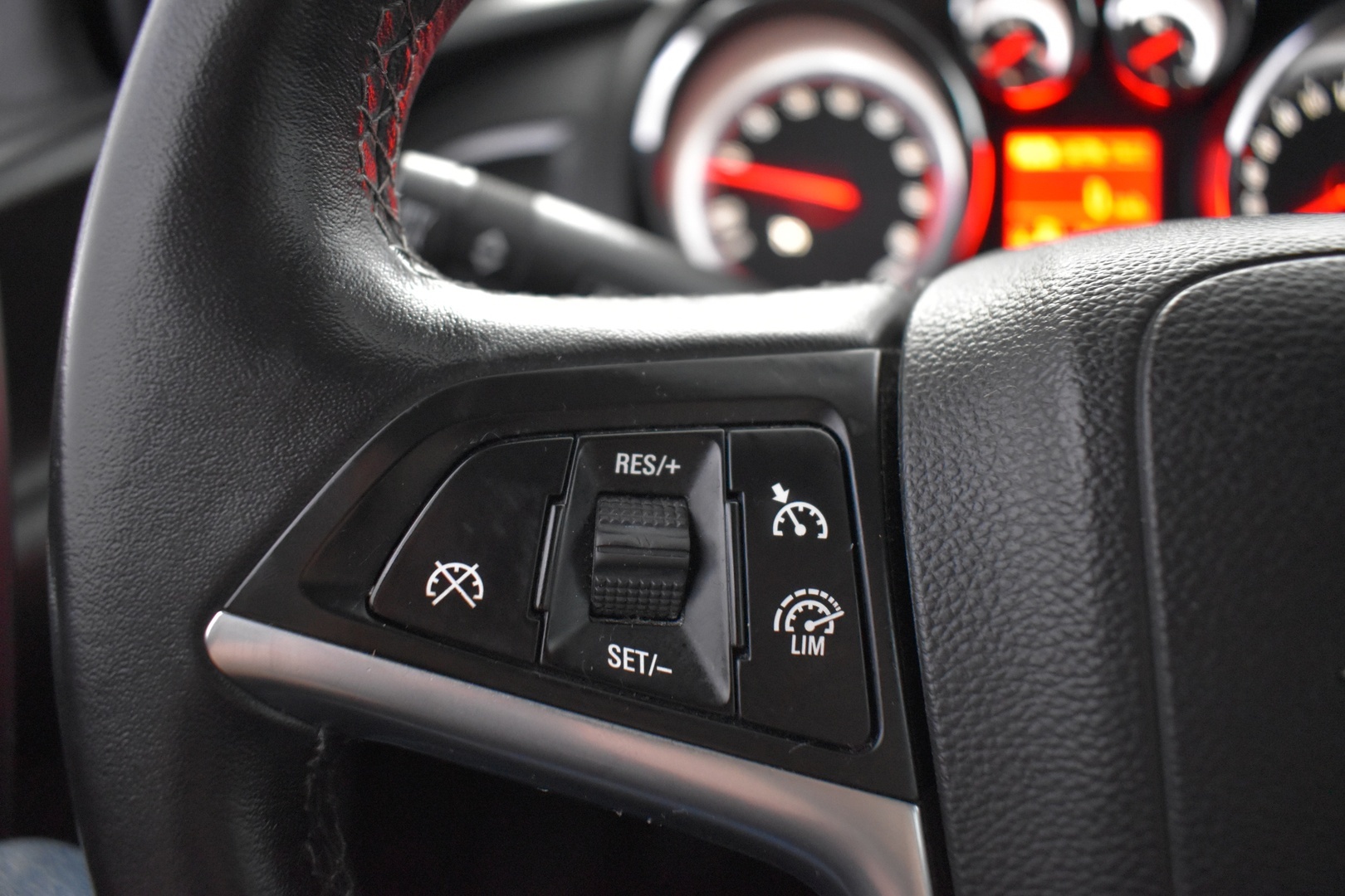 OPEL Astra 2013