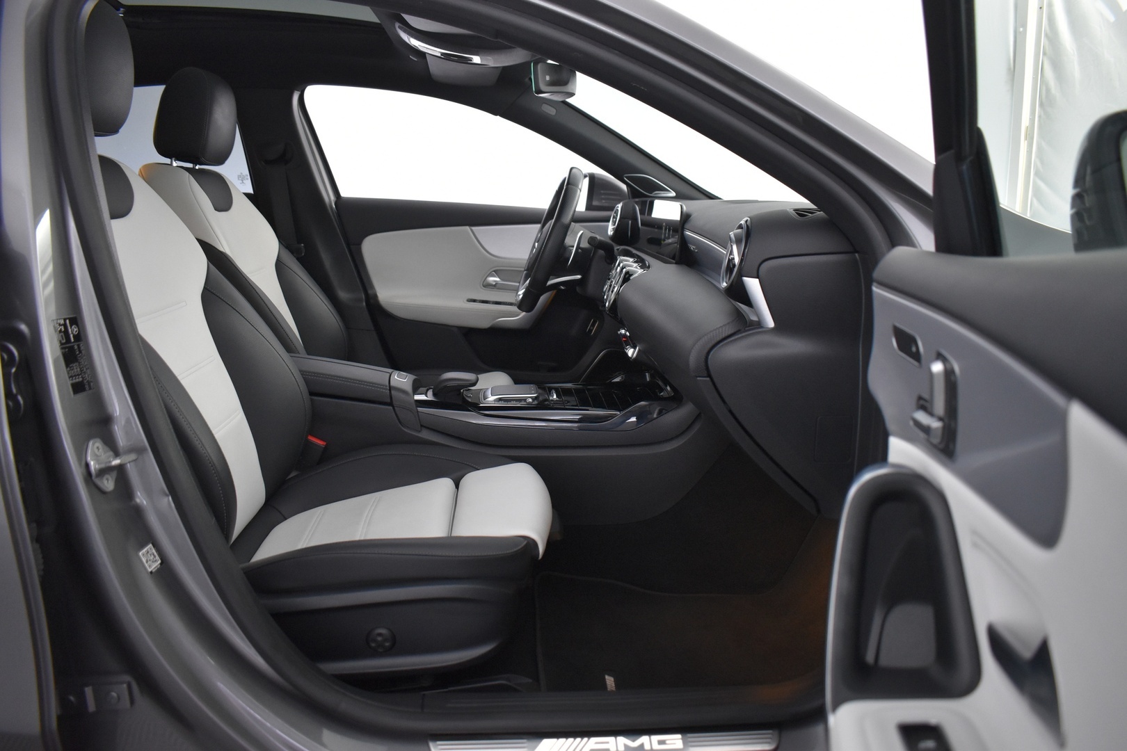 MERCEDES-BENZ A 35 AMG 2021