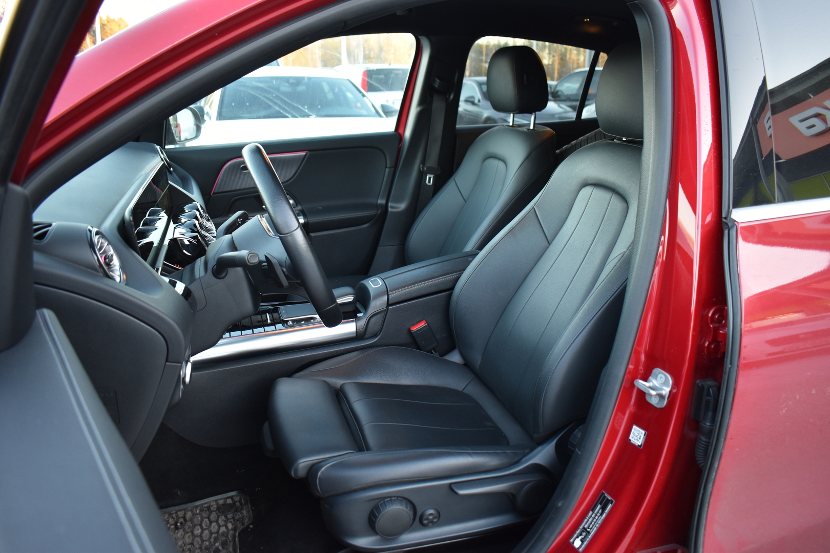 MERCEDES-BENZ EQA 2023