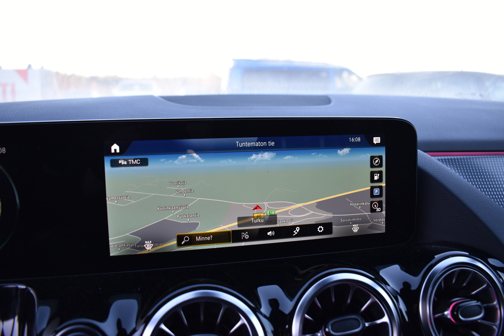 MERCEDES-BENZ EQA 2023