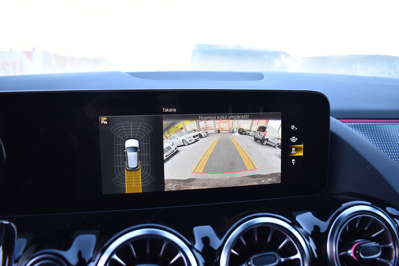 MERCEDES-BENZ EQA 2023