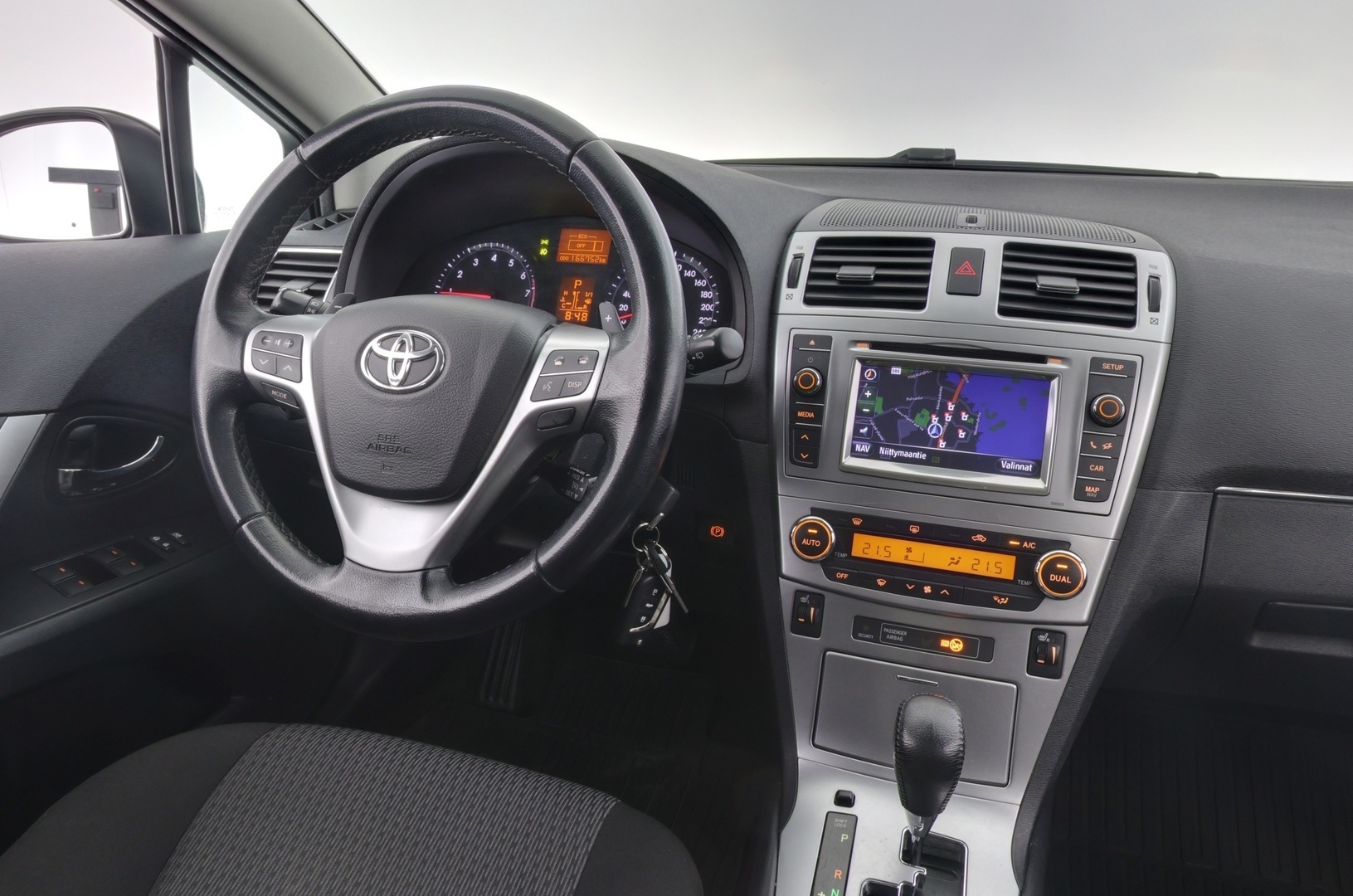 TOYOTA Avensis 2013