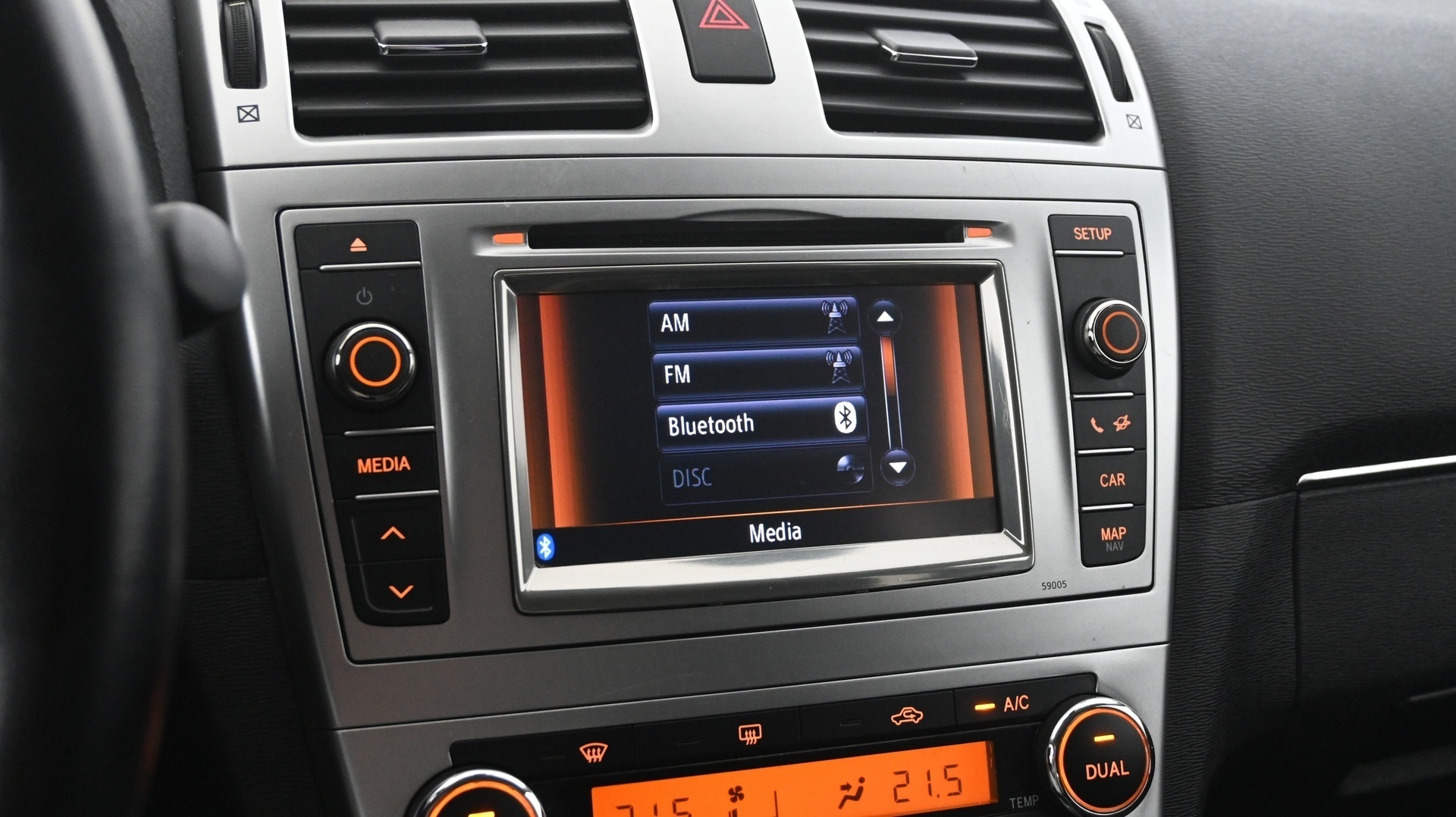 TOYOTA Avensis 2013