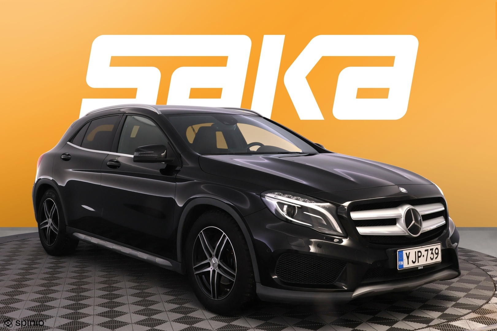 MERCEDES-BENZ GLA 2015