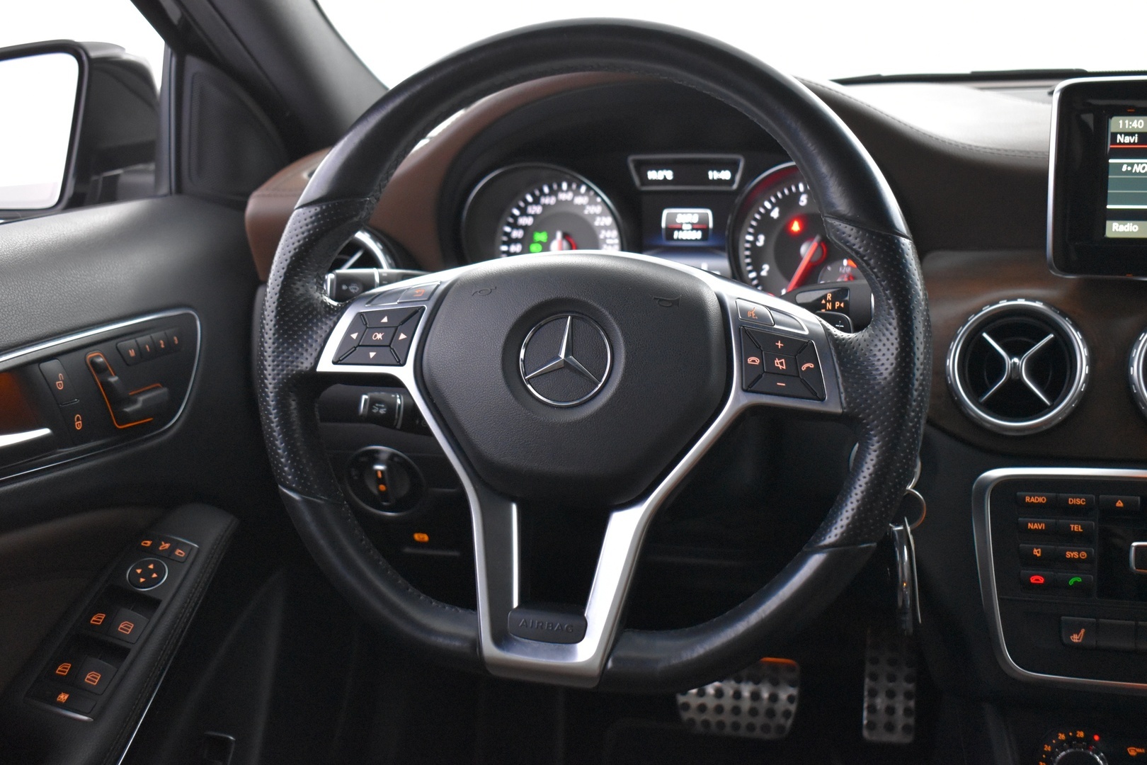 MERCEDES-BENZ GLA 2015