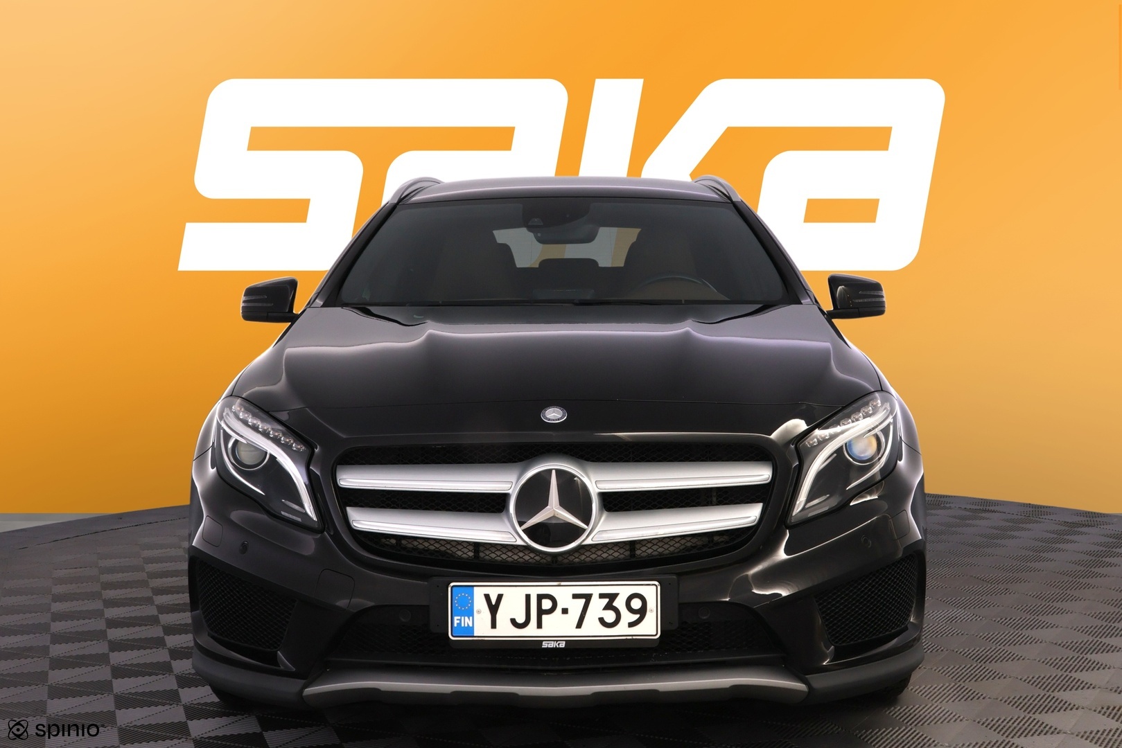 MERCEDES-BENZ GLA 2015