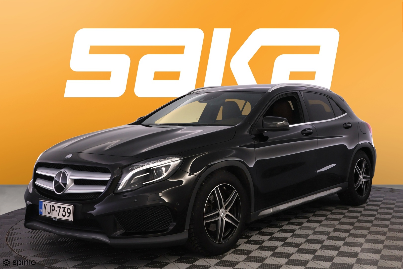 MERCEDES-BENZ GLA 2015