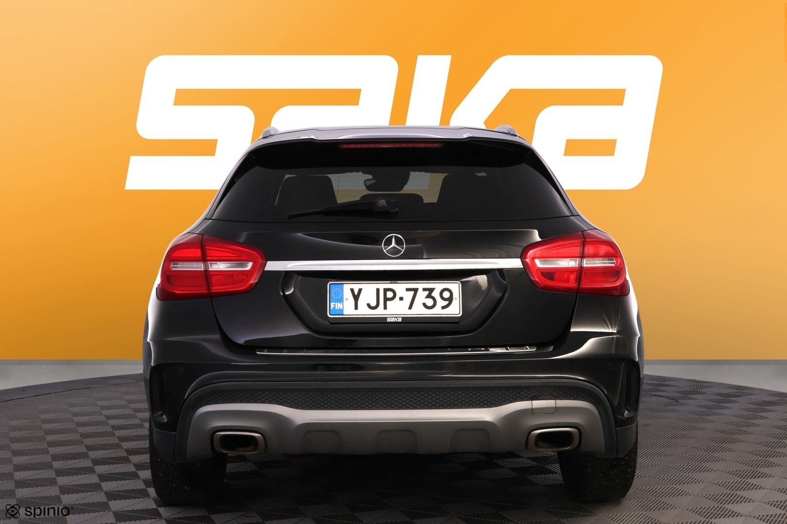 MERCEDES-BENZ GLA 2015