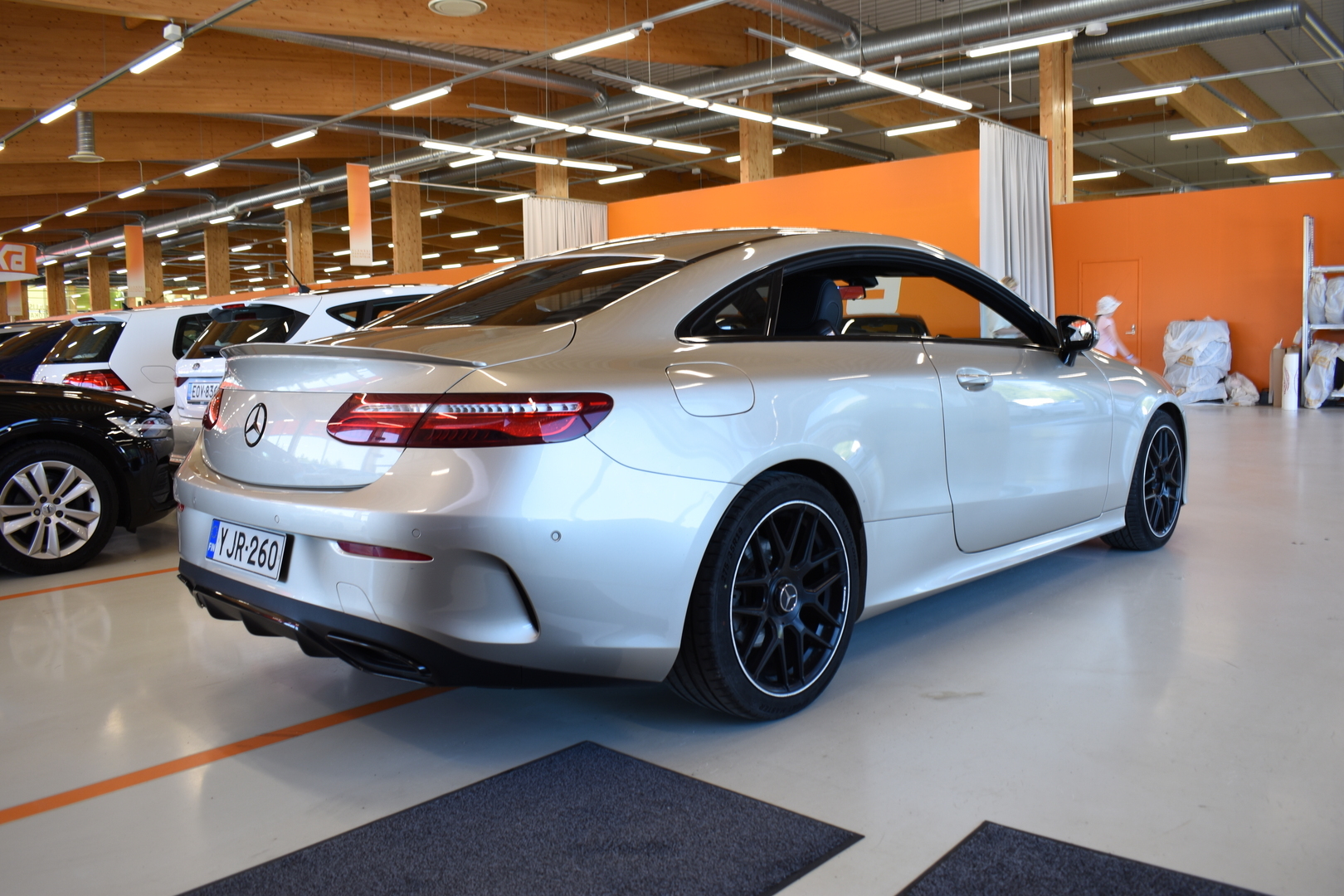 MERCEDES-BENZ E 2017
