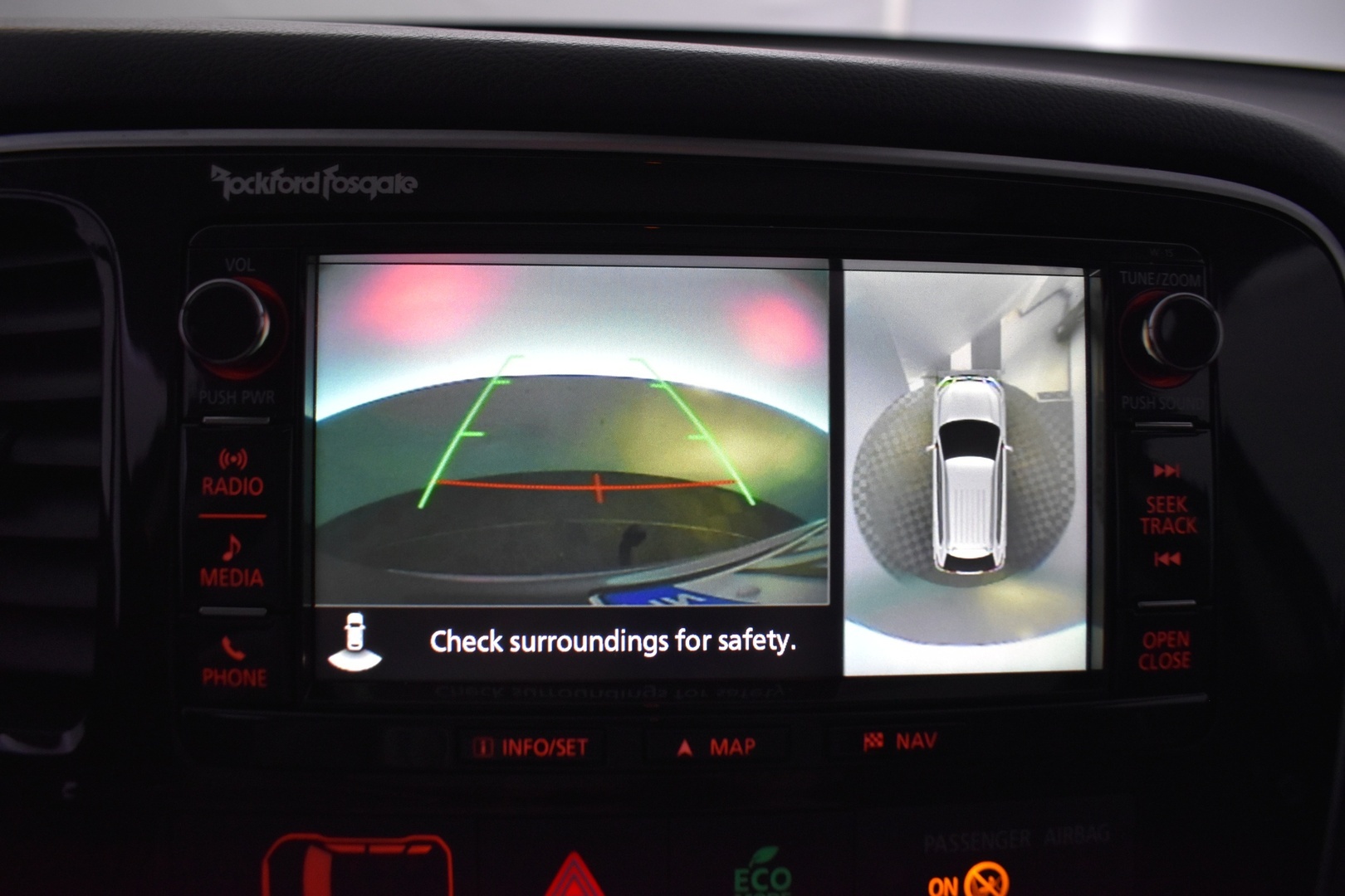 MITSUBISHI Outlander PHEV 2016