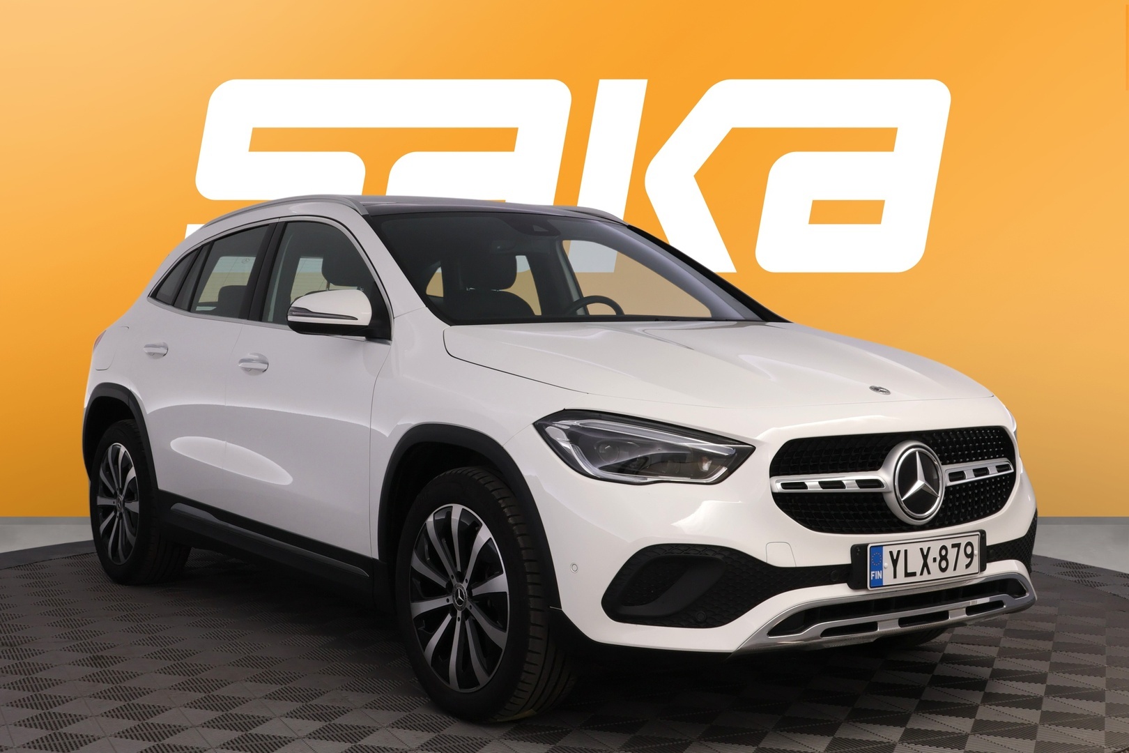MERCEDES-BENZ GLA 2023