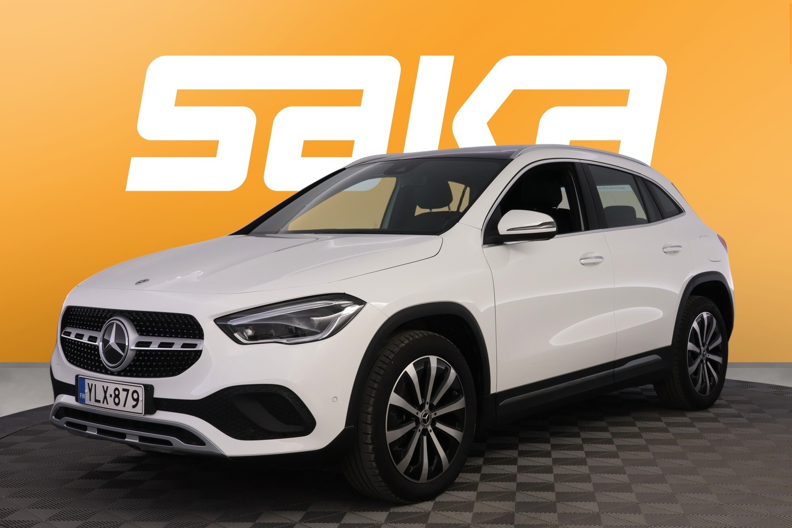 MERCEDES-BENZ GLA 2023