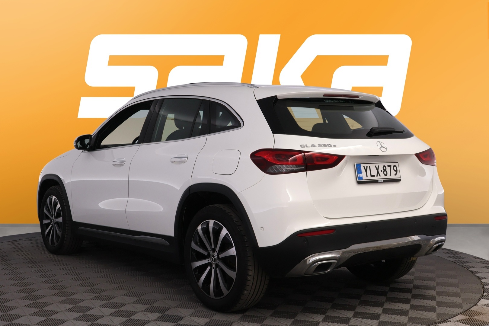 MERCEDES-BENZ GLA 2023