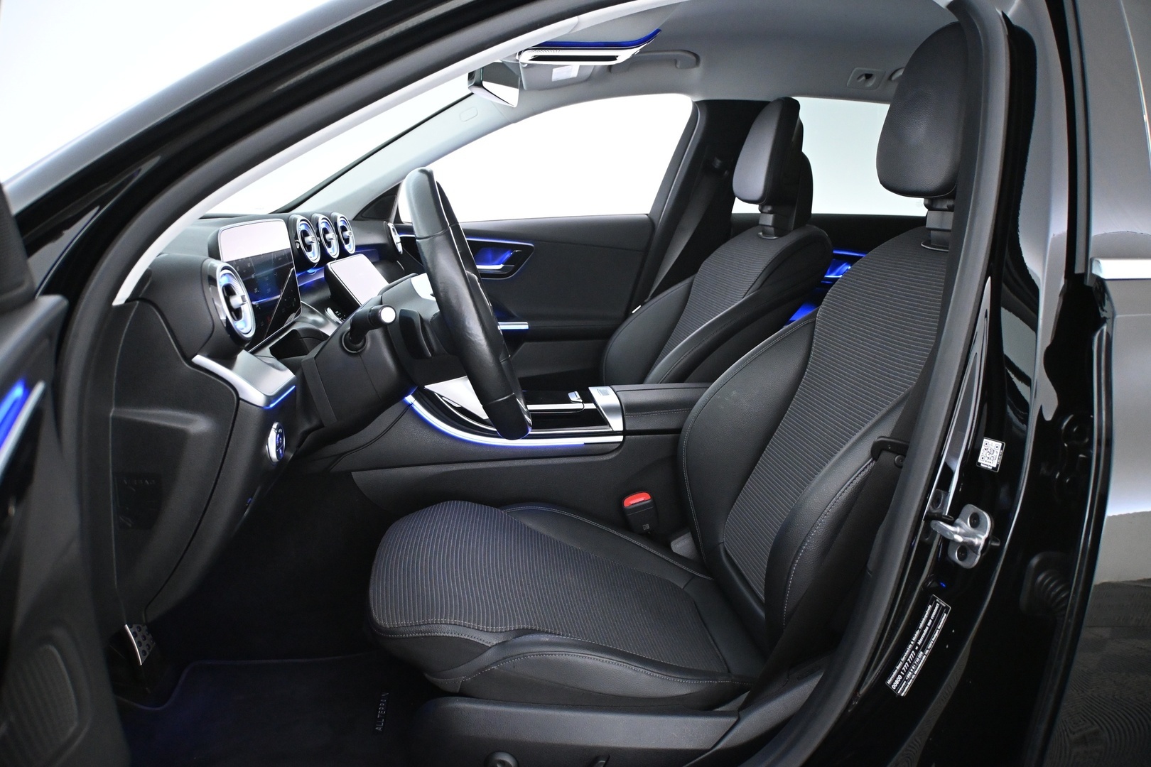 MERCEDES-BENZ C 2023