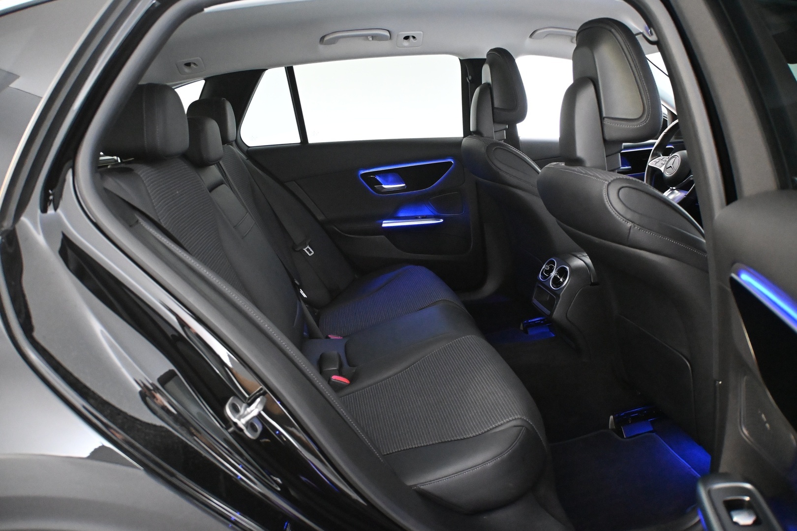 MERCEDES-BENZ C 2023