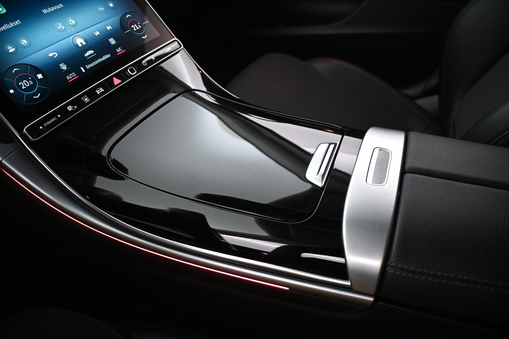 MERCEDES-BENZ C 2023