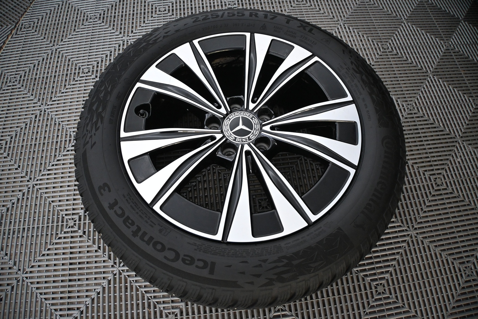MERCEDES-BENZ C 2023