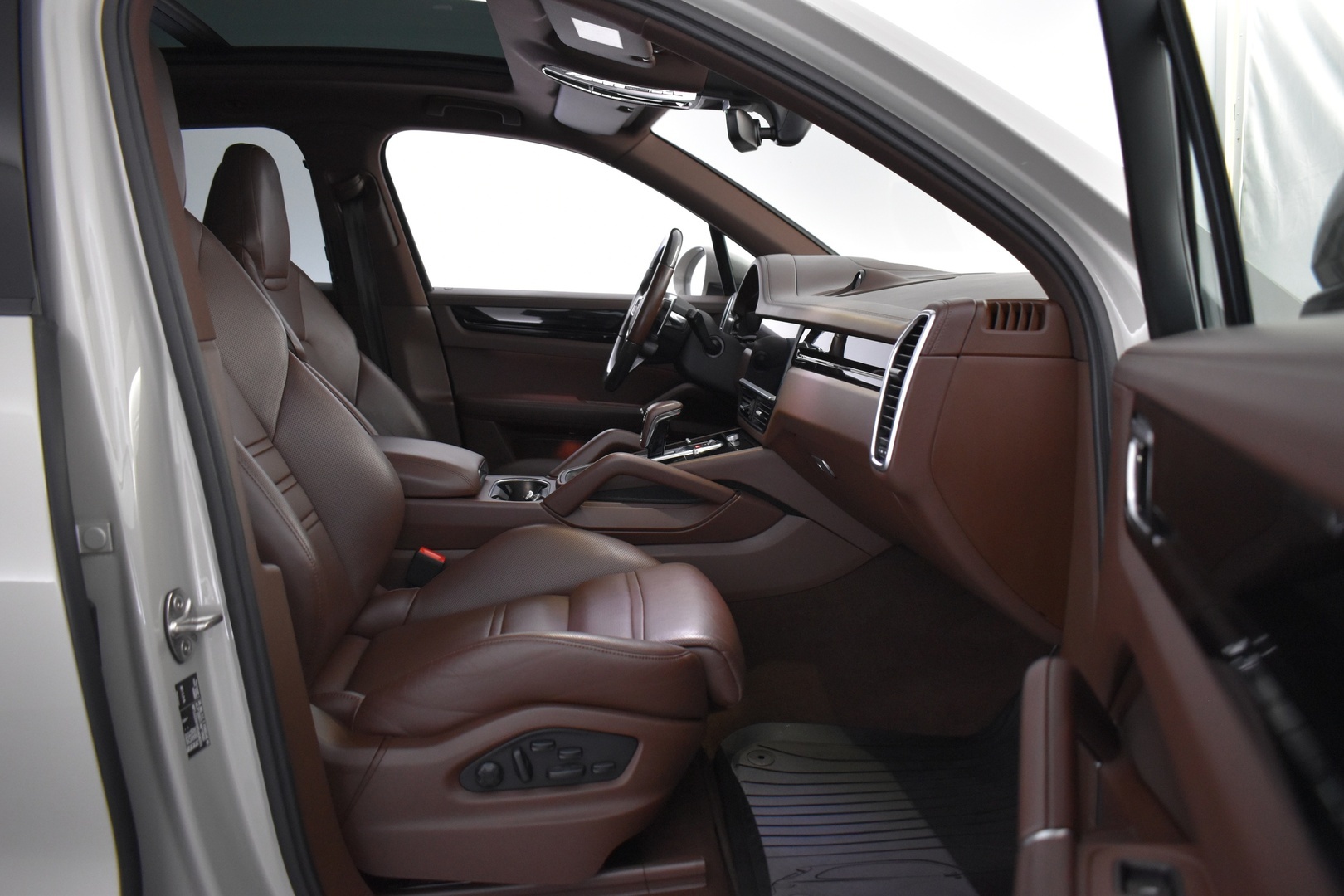 PORSCHE Cayenne 2023