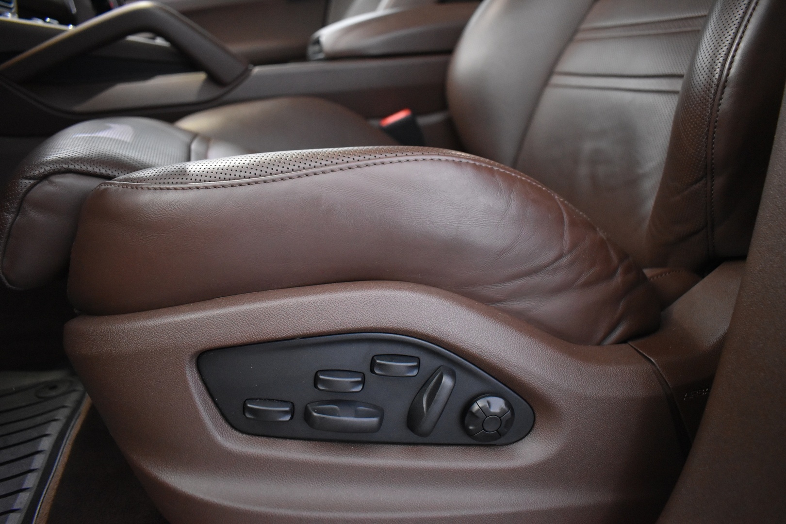 PORSCHE Cayenne 2023