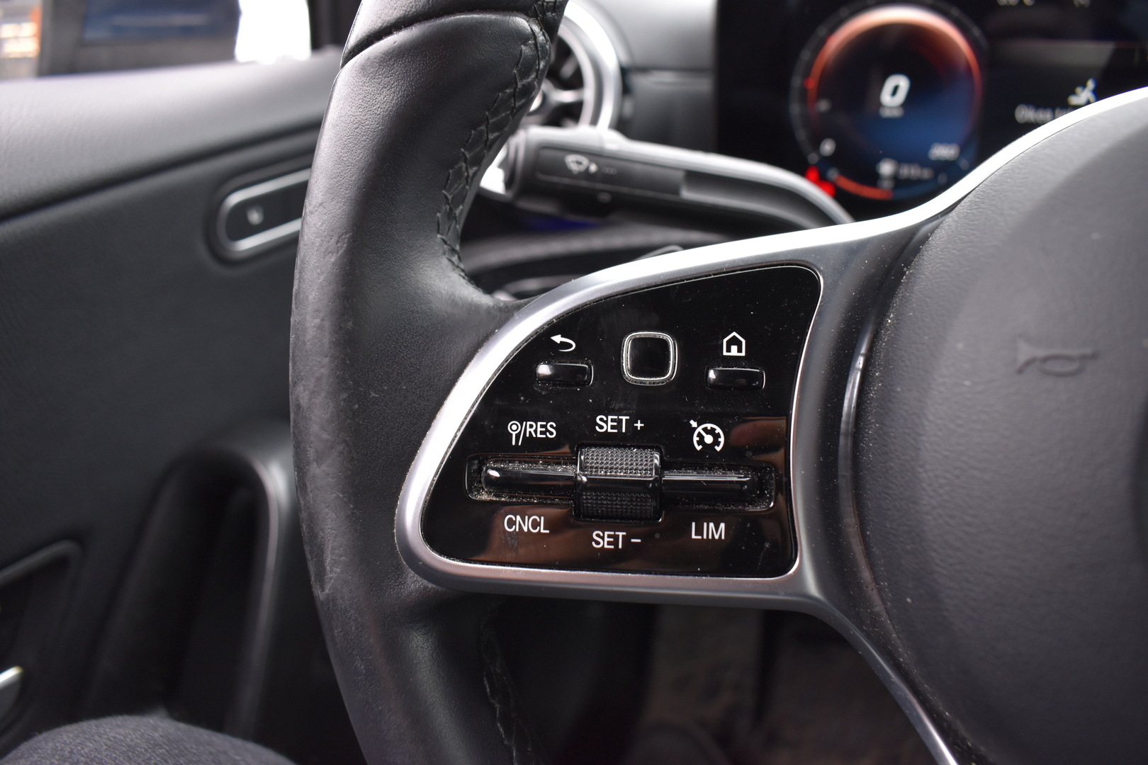 MERCEDES-BENZ A 2021