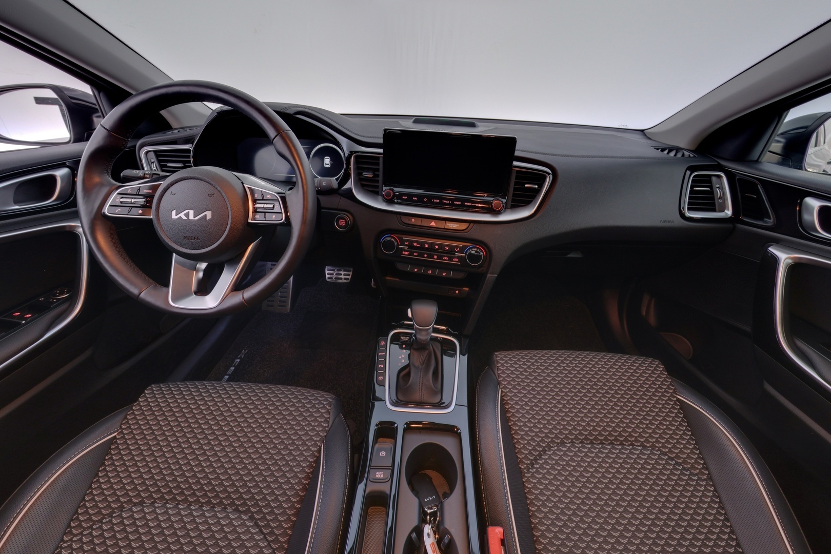 KIA XCeed 2025