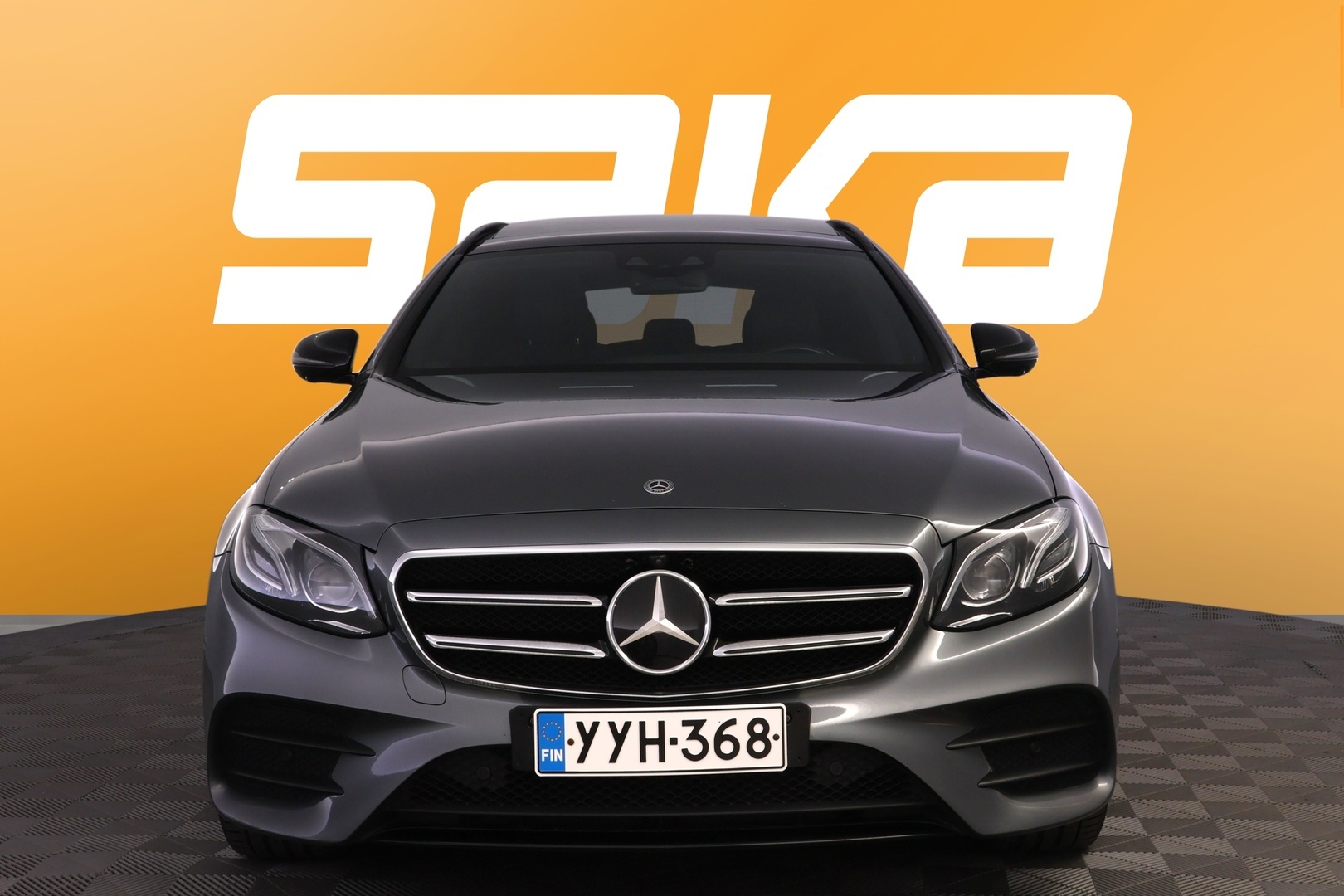 MERCEDES-BENZ E 2020