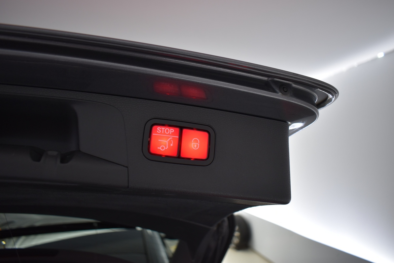 MERCEDES-BENZ E 2020