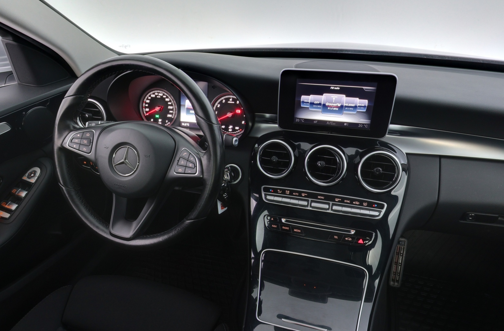 MERCEDES-BENZ C 2016