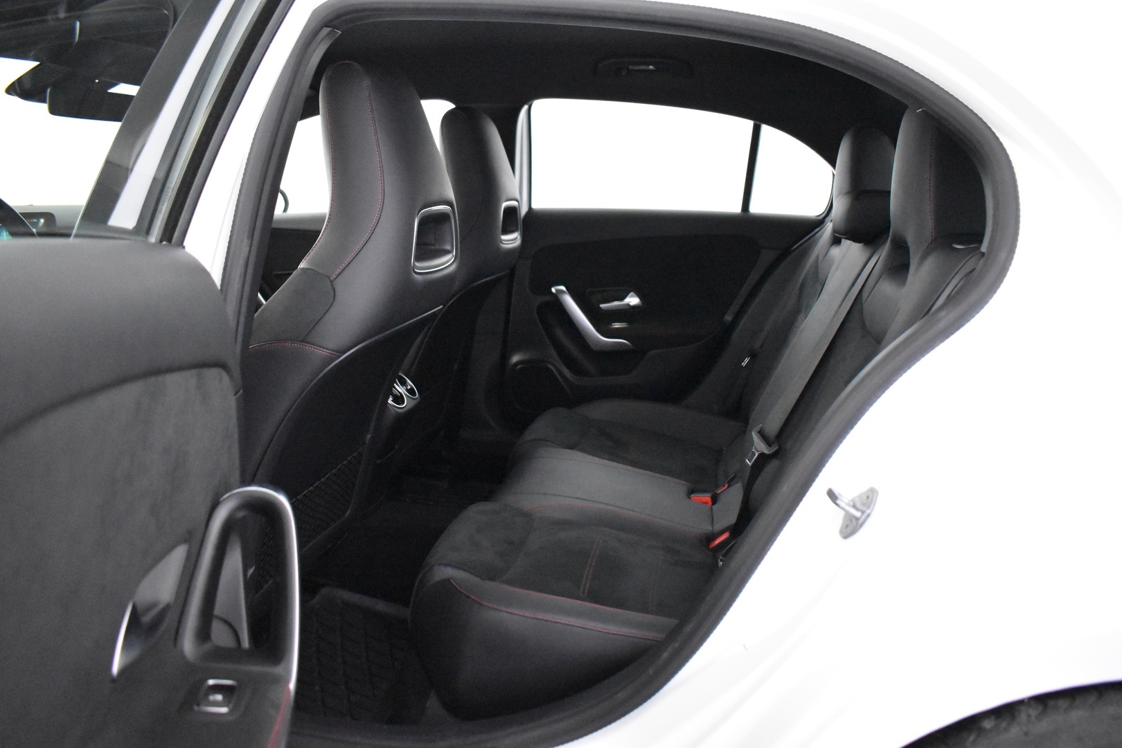 MERCEDES-BENZ A 2019