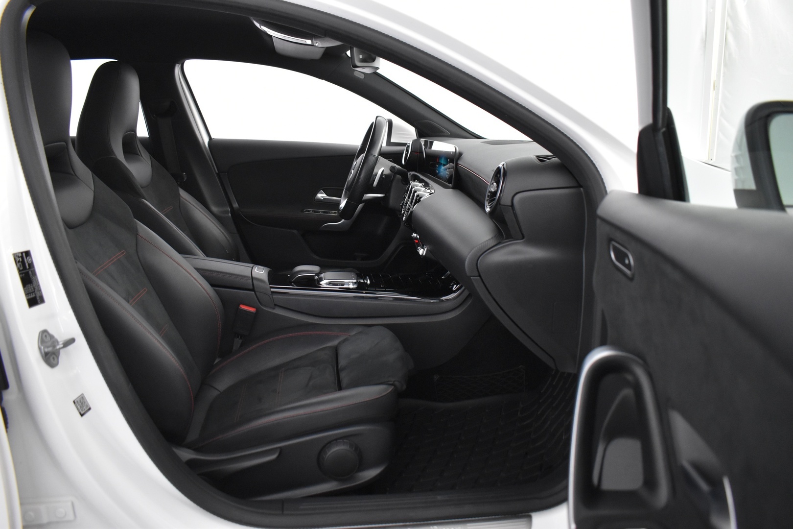 MERCEDES-BENZ A 2019