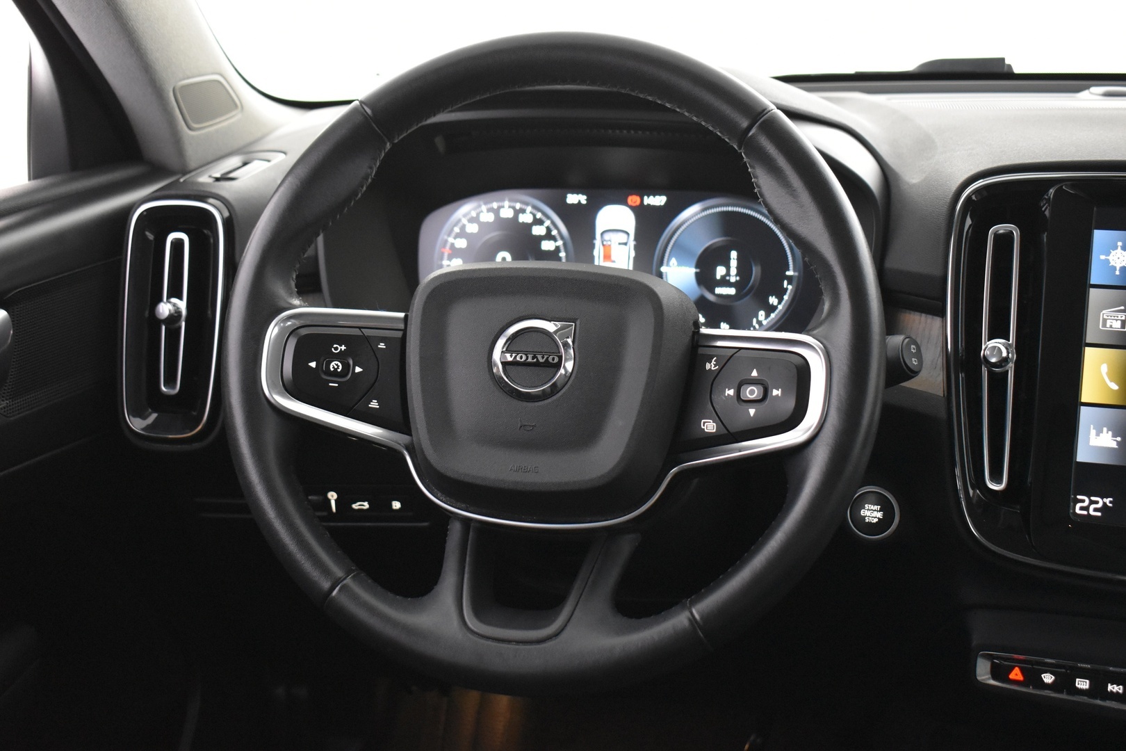 VOLVO XC40 2021