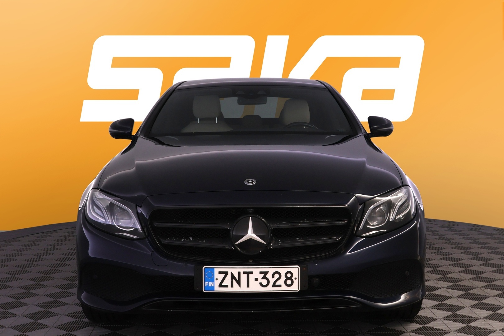 MERCEDES-BENZ E 2017