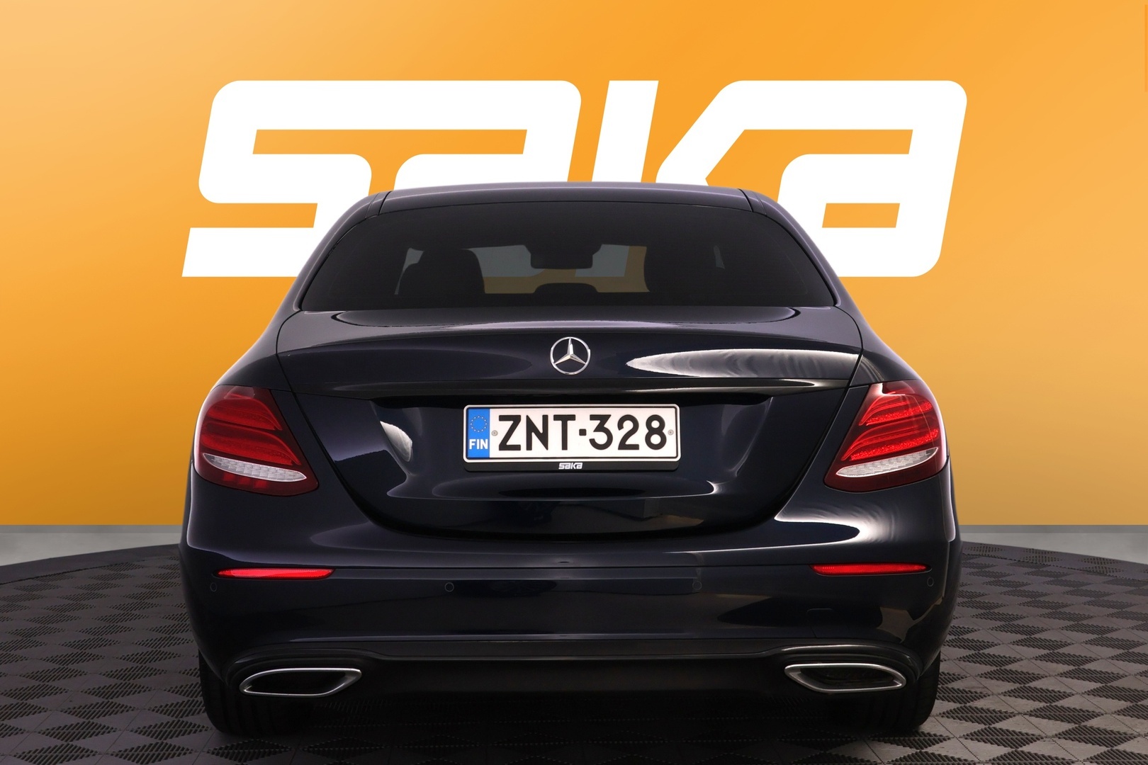 MERCEDES-BENZ E 2017