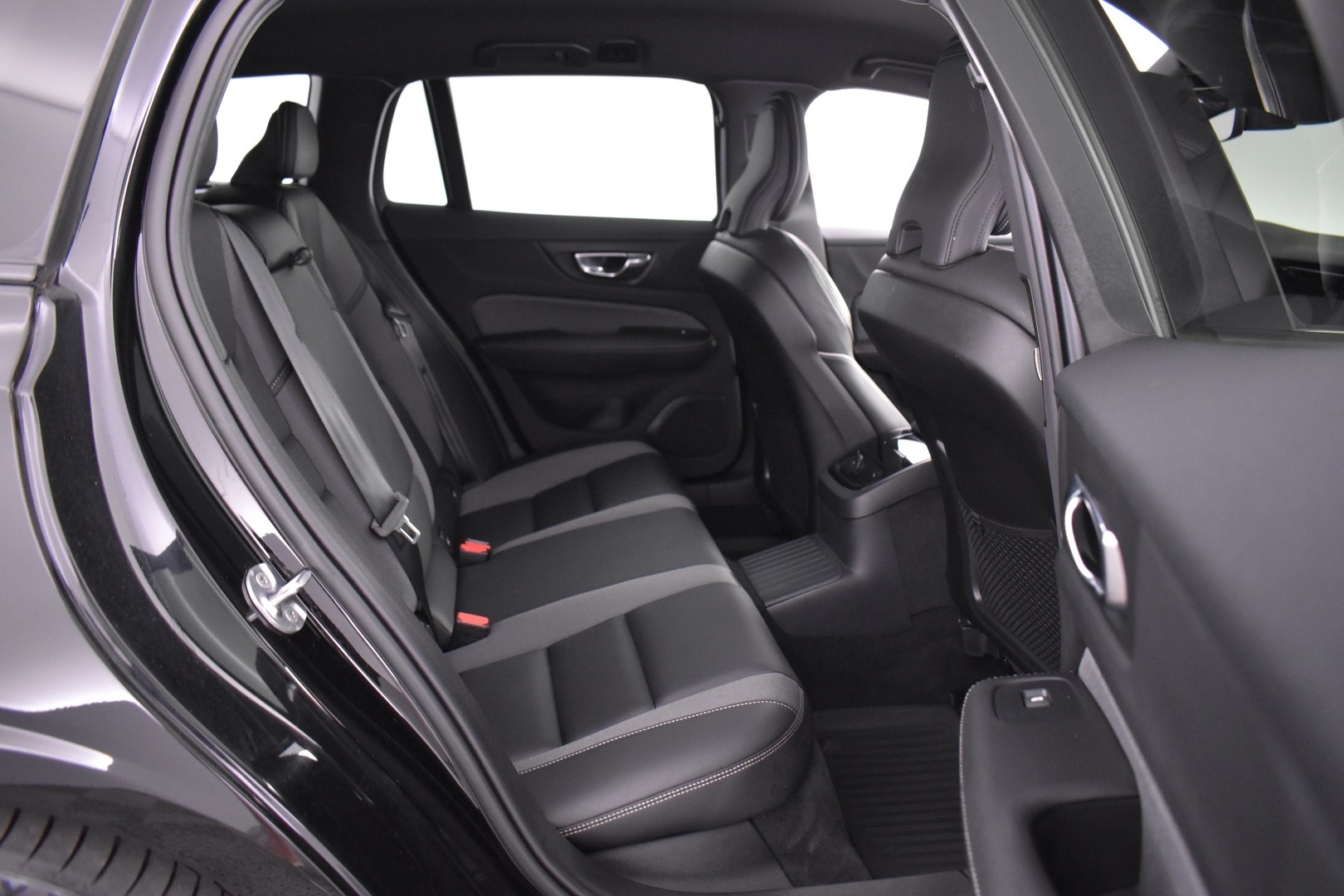VOLVO V60 2022