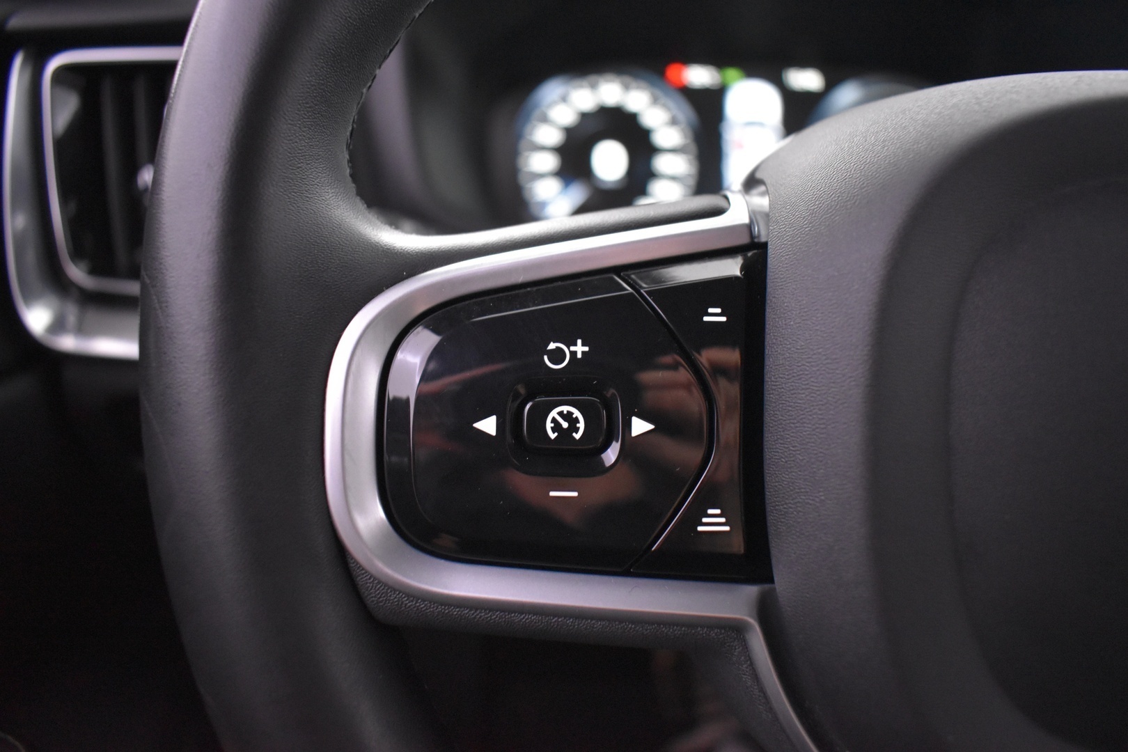 VOLVO V60 2022
