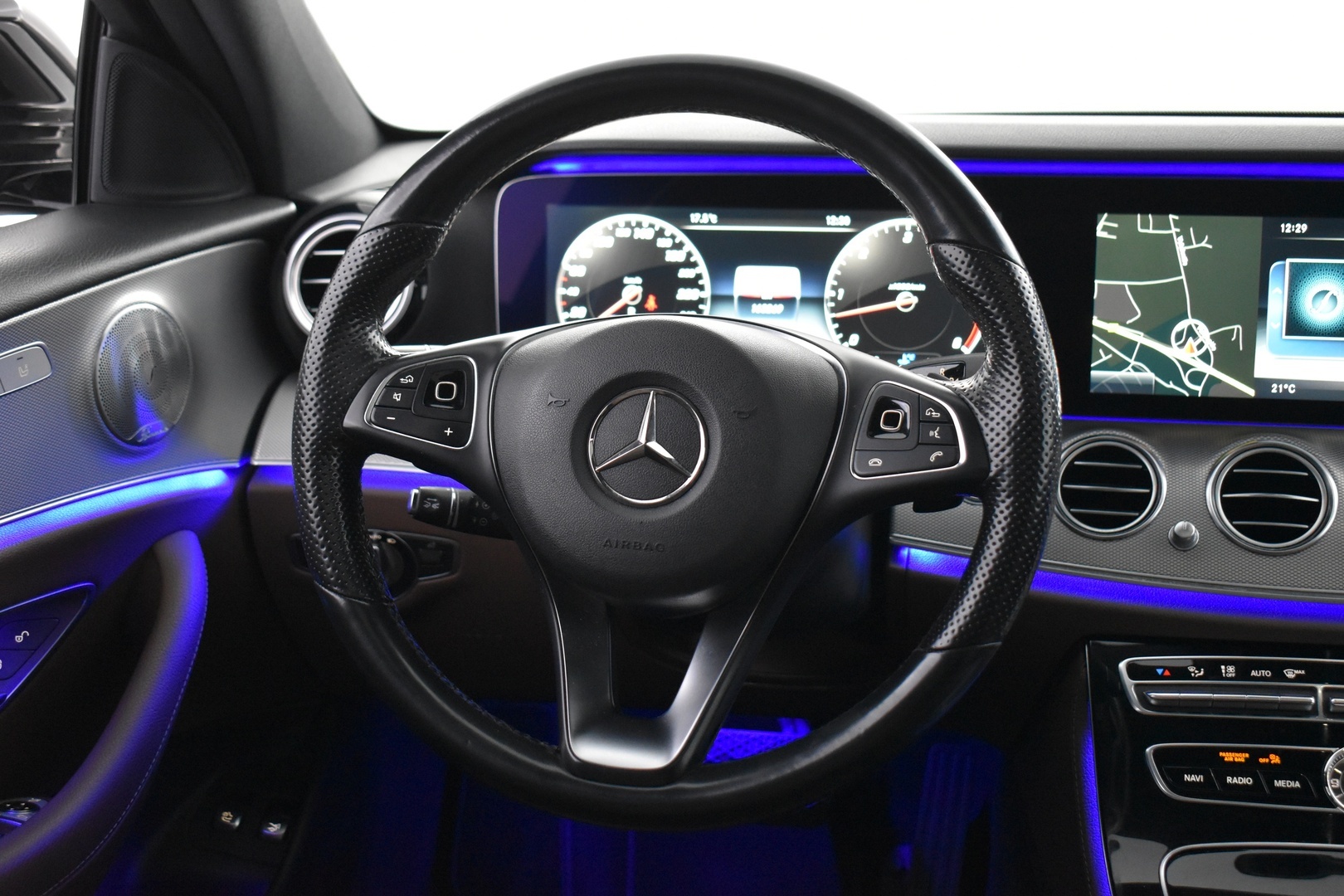 MERCEDES-BENZ E 2016