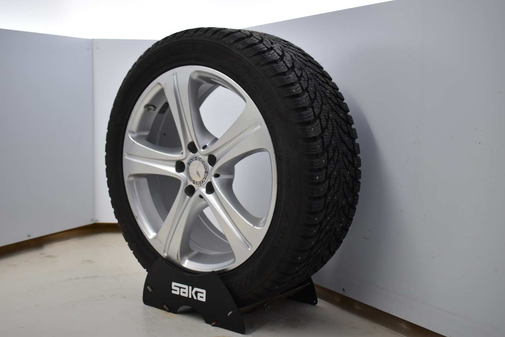 MERCEDES-BENZ E 2016